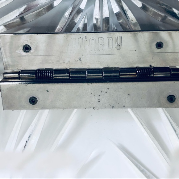 Rare 1950s Wilardy Lucite Tissue Box Clear Cut Carvings Design - Picture 10 of 11